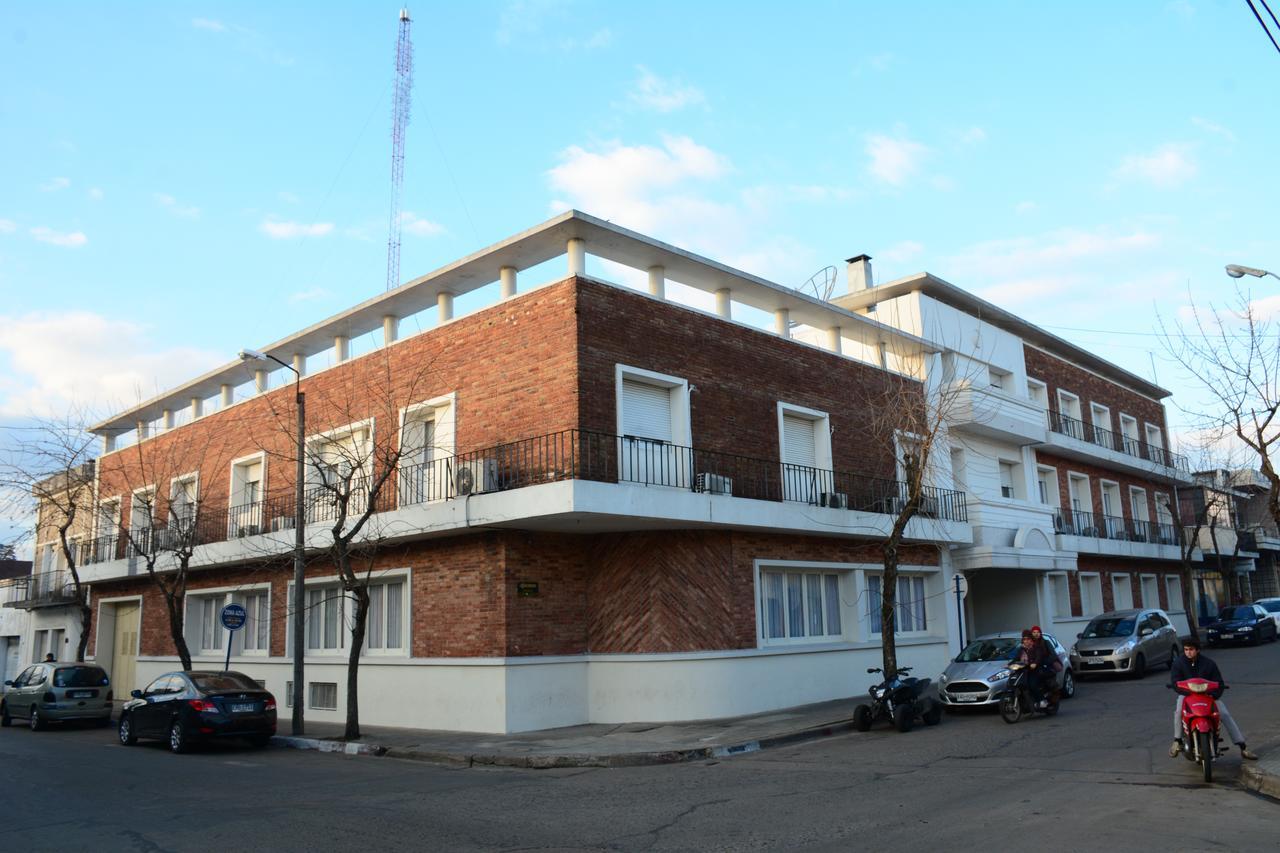 מלו Hotel Crown מראה חיצוני תמונה